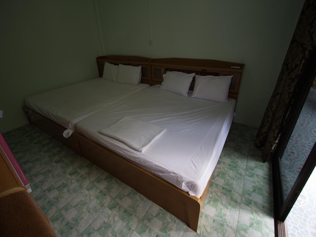 Chaiwat Resort Laem Sing Phòng bức ảnh