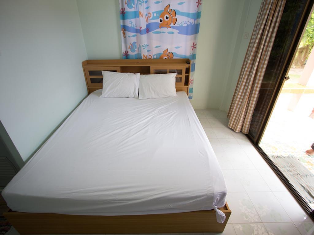 Chaiwat Resort Laem Sing Phòng bức ảnh