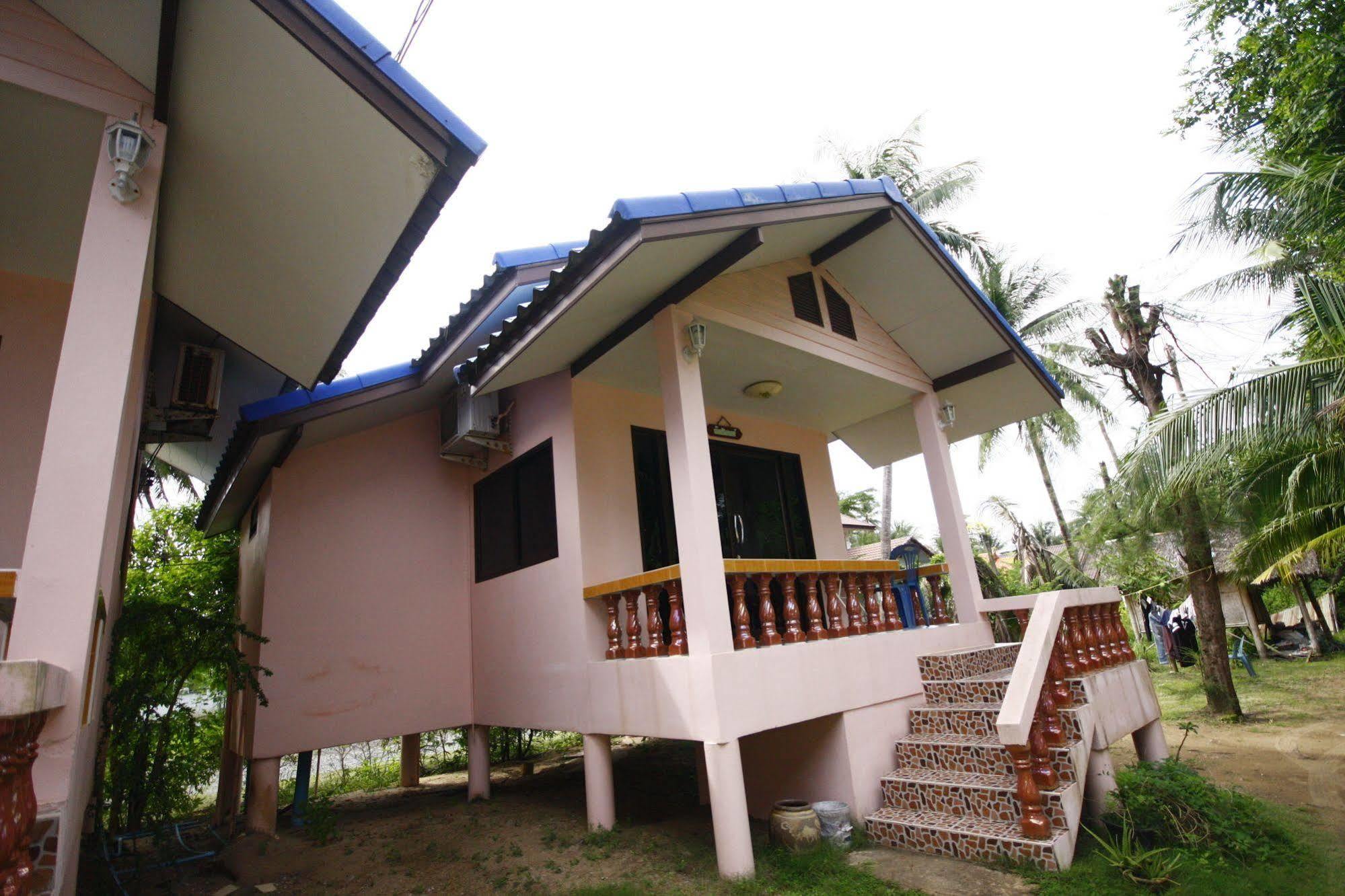 Chaiwat Resort Laem Sing Ngoại thất bức ảnh