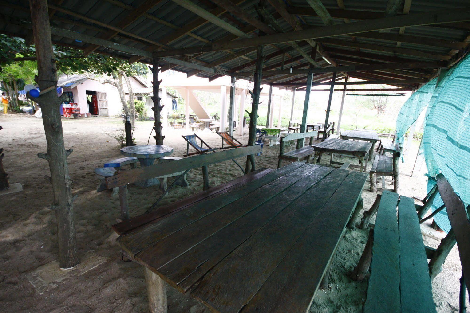 Chaiwat Resort Laem Sing Ngoại thất bức ảnh