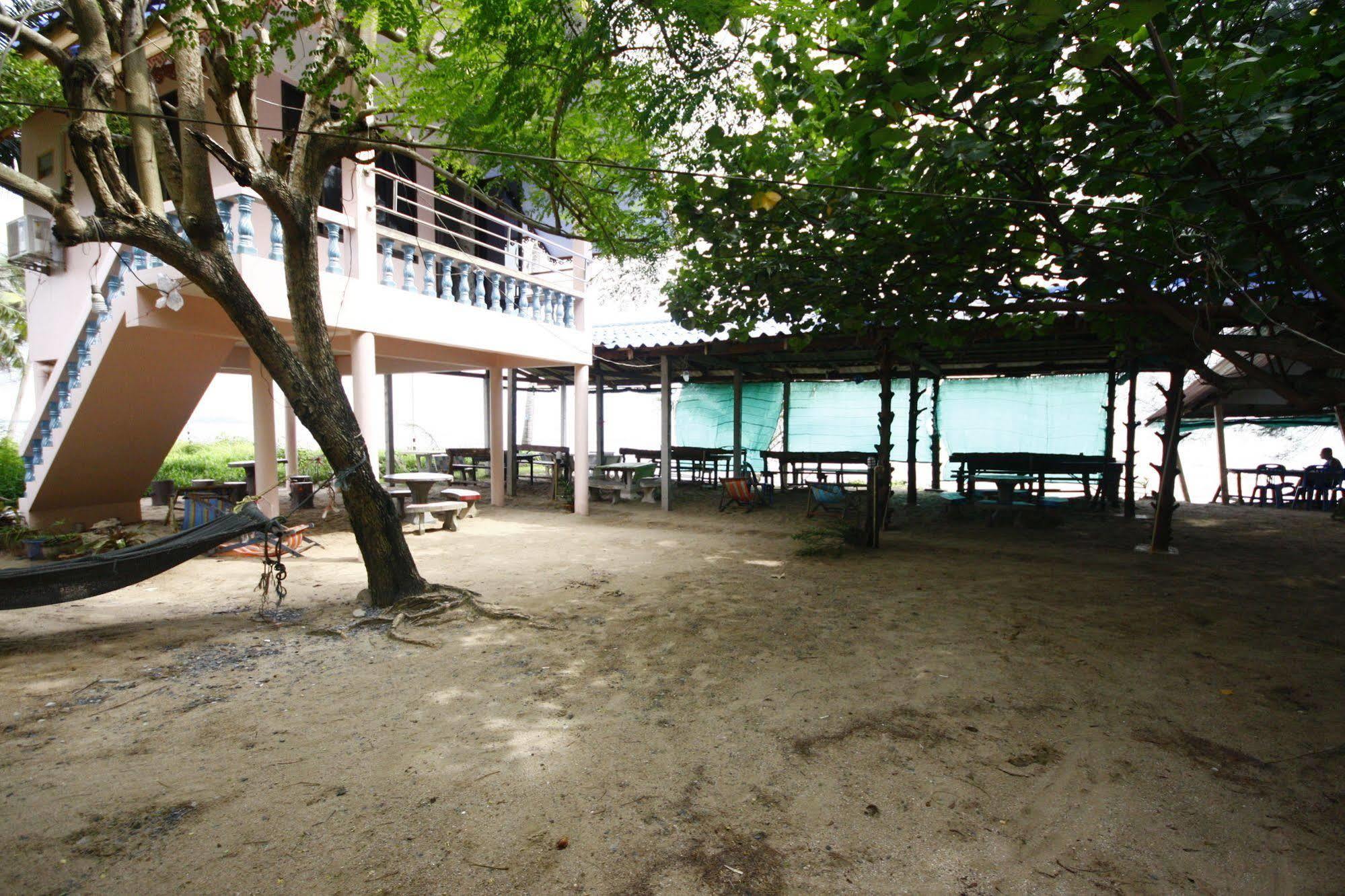 Chaiwat Resort Laem Sing Ngoại thất bức ảnh